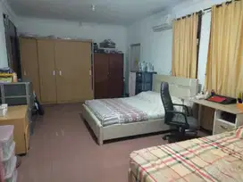 Dijual Rumah Halaman Luas di Danau Sunter