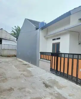 Di jual rumah baru di lokasi Ciledug Tangerang kota