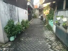 Di jual rumah 2 lantai di daerah Ciledug Tangerang kota