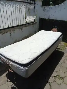 Kasur spring bed hotel