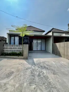 RUMAH CANTIK MEWAH MODERN KEKINIAN STRATEGIS DI JALAN KALIURANG KM 13