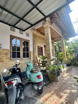 Dijual rumah 2 lantai   Masih terawat baik & siap huni
