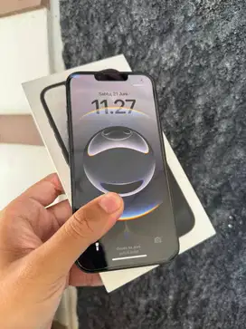 iPhone 16e 128 Garansi Resmi iBox Pakaian Singkat Garansi Panjang