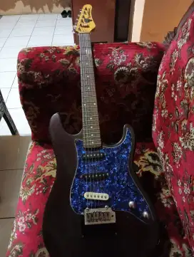 Gitar Listrik washbrwn