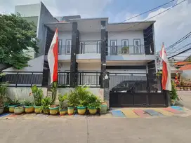 Rumah Hoek 2 Lantai di Kartini Sawah Besar, 15 Menit ke Tol Ancol