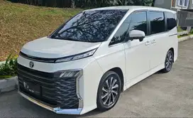 Toyota Voxy 2022 CVT