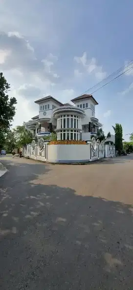 Rumah Di Duren Sawit Dalam Komplek Elit Keamanan Terjaga 24 Jam