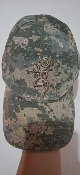 Topi Langkah keren