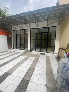 2 Toko Gandeng / Tempat Usaha 1 Lantai di Cipete Kebayoran Baru Jaksel