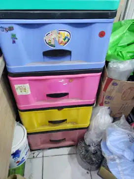 dijual cepat lemari plastik 5susun