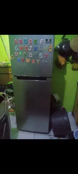 Jual Butuh lemari es Samsung 2 pintu