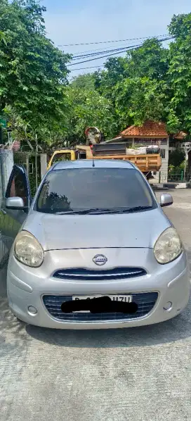 Nissan march 2013