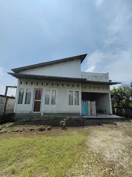RUMAH VIEW BAGUS DEKAT JALAN SOEKARNO HATTA MENGANTI CILACAP