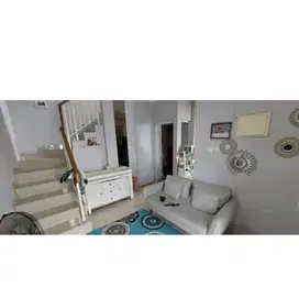 Dijual rumah cantik  Malibu village Gd. Serpong