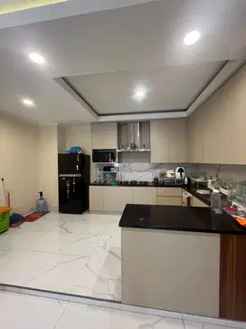 DIJUAL / DISEWA RUMAH FULL FURNISH PIK 1