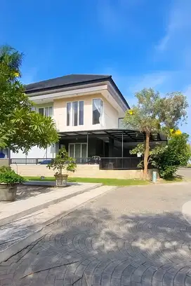 Rumah dengan Private Pool Only 6M an di Prambanan Surabaya Barat !