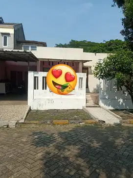 Dijual Cepat Rumah di Kawasan Metland Transyogi !