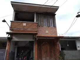 Rumah Nurah Siap Huni Lokasi Strategis di Griya Oma Indah Menganti