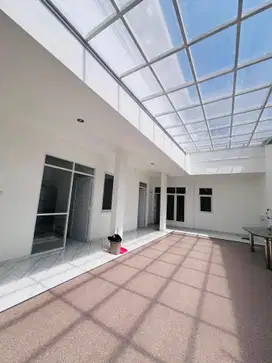 Disewakan rumah kantor dkt soekarno hatta dan dkt pintu tol buah batu