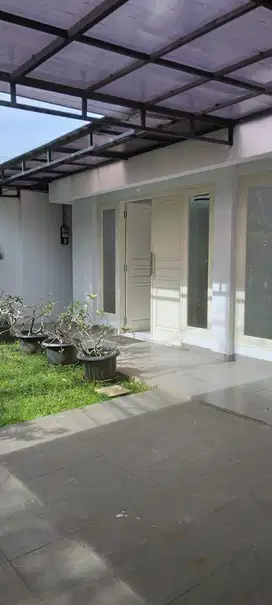Disewakan Rumah di Menteng, siap huni dan bisa untuk Office