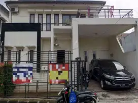Dijual Cepat Rumah Full Furnished Luas 300 m² di Citragran Cibubur