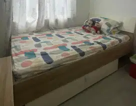 DIJUAL SET TEMPAT TIDUR + KASUR MERK INFORMA