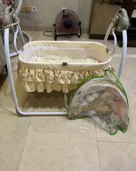 Babyelle Lofy Cradling Swing Box Tempat Tidur Ayunan Bayi