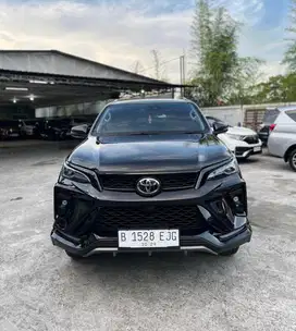 VRZ GR 2.8 TSS LEGENDER 2024 Km 14 Ribu Servis Ricord