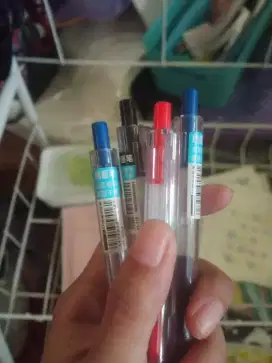 Pulpen Gel Warna