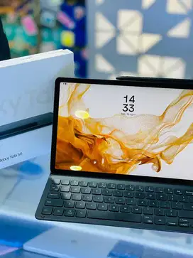 Samsung Tab S8 8/128 wifi + keyboard