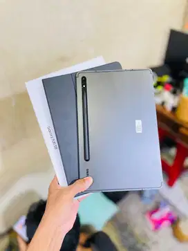 Samsung Tab S8 8/128 wifi + keyboard