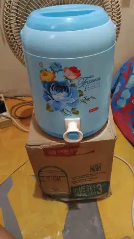 Mau dijual Lion Star Blue Sky Drink Jar mau dijual 100rb