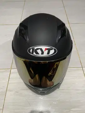 Jual Helm Full Face KYT R10 Mulus