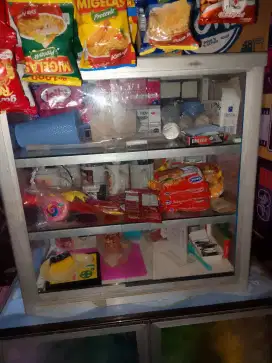 Estalase P.60 T:60 L:35 Kondisi bagus Rp.500rb nego