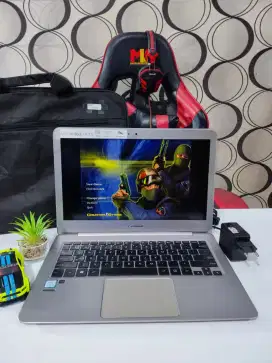 Asus ZenBook Ux305CA RAM 8GB SSD Windows 10 Siap Pakai
