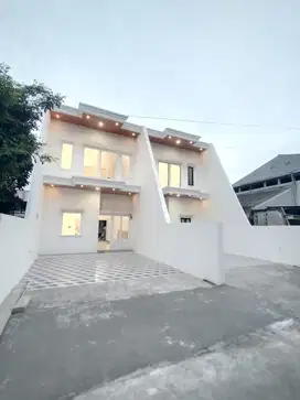 Rumah siaphuni di Lamper semarang selatan, 7 menit Simpang lima