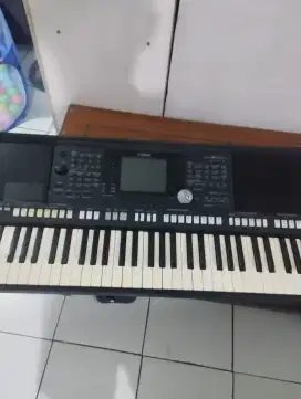 Keybord Yamaha PSR S 950
