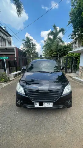 Toyota Innova V 2015