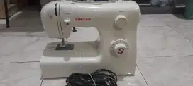 Mesin jahit portable Singer
