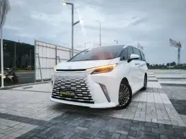 ELEGANT DAN MEWAH. LEXUS LM350H HYBRUD AT 2024. LOW KM. ISTIMEWA