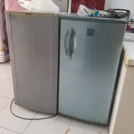 Kulkas 1 Pintu Polytron . Sharp