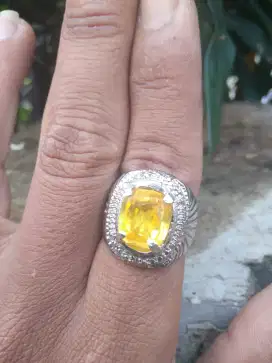 Batu yellow safir natural