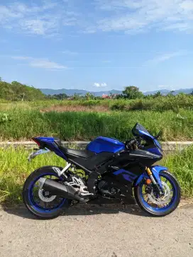 Yamaha R15 2019