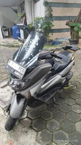 Di jual motor yamaha n max surat lengkap pajak panjang kondisi normal