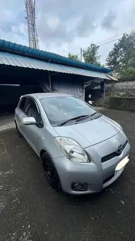 Yaris J-AT 2012