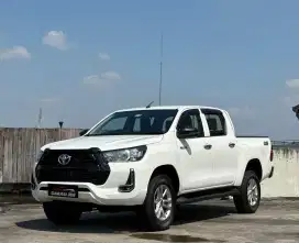 Toyota Hilux 2.4 E Double Cabin 4x4 Manual Tahun 2021 Warna Putih