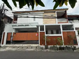 Disewakan Rumah Pasar Minggu dekat unas