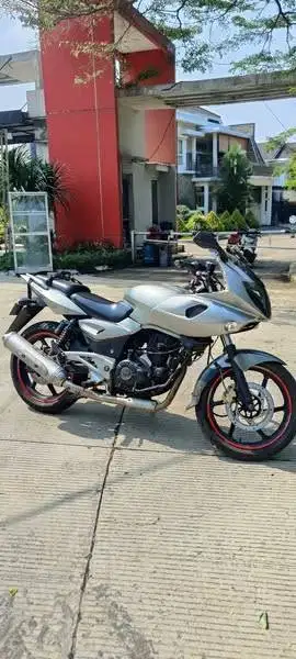 PULSAR 220 ADVENTURE TOURING