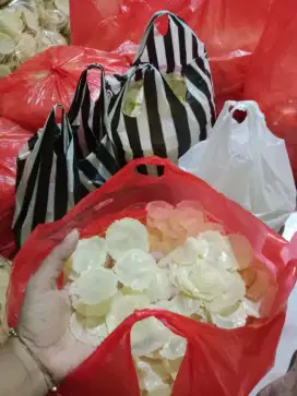Emping mlinjo mentah