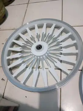 Velg motor masih baru blm pernah di pake